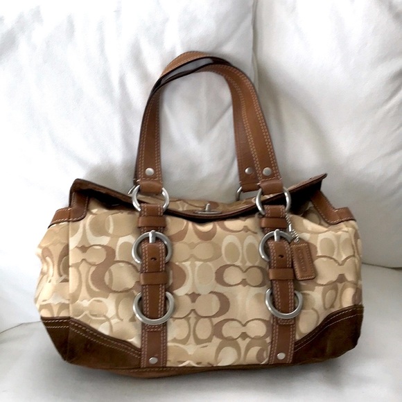 Coach Handbags - EUC Coach signature brown handbag